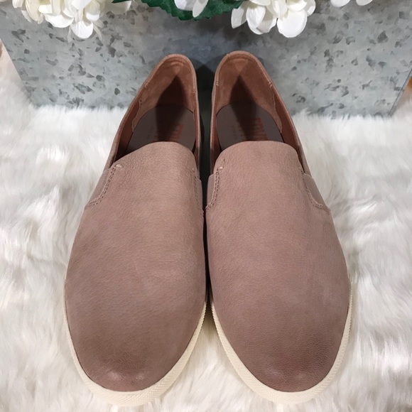 NEW Frye Taupe Lisa Slip-On Sneaker - Picture 2 of 8